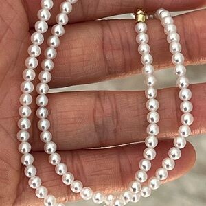 Elegant natural White Pearl Necklace 18K gold